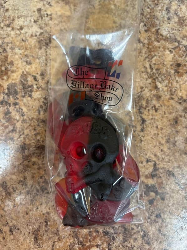 Bubs Godis 200g Raspberry Licorice Skulls