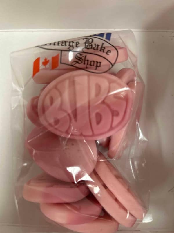 Bubs Swedish wild strawberry and pomegranate oval 200g